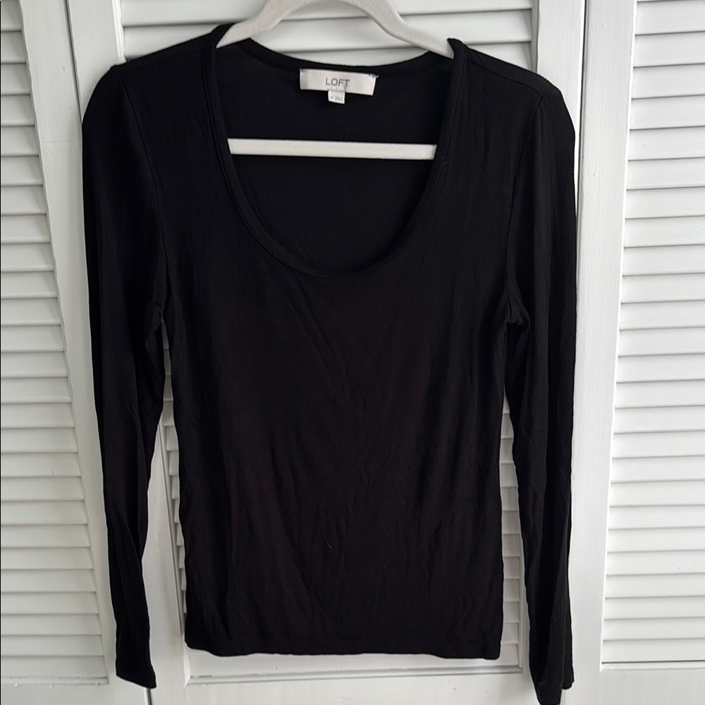 LOFT Black Fitted Long Sleeve Scoop Neck Top
